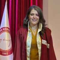 İpek Özenir